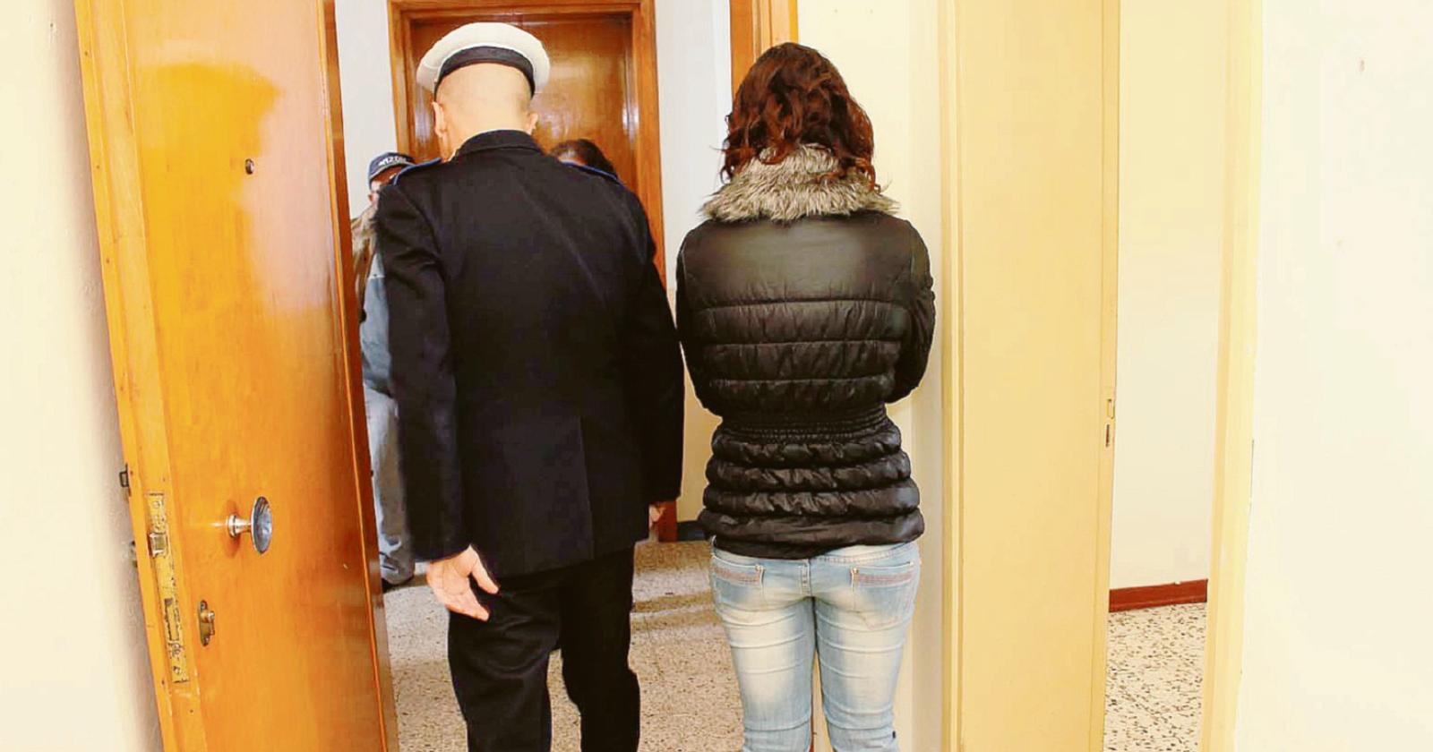 Case occupate, primo sgombero