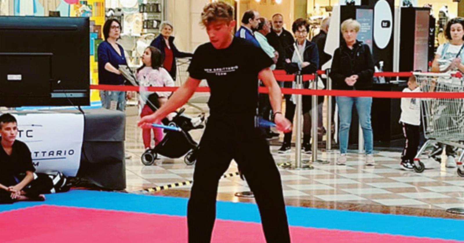 Karate e acrobazie, che spettacolo