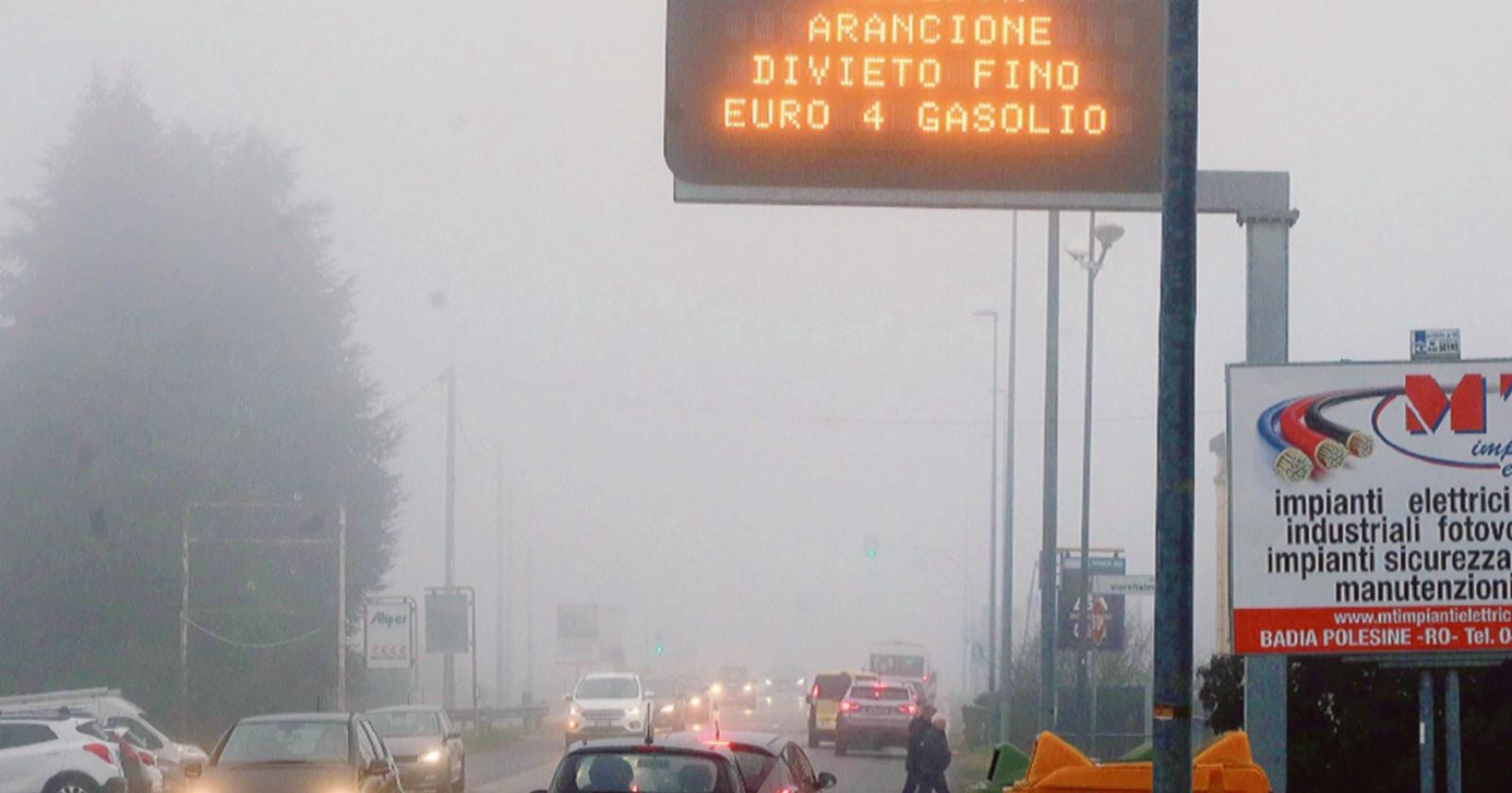 Stop alle auto e riscaldamento a 19°