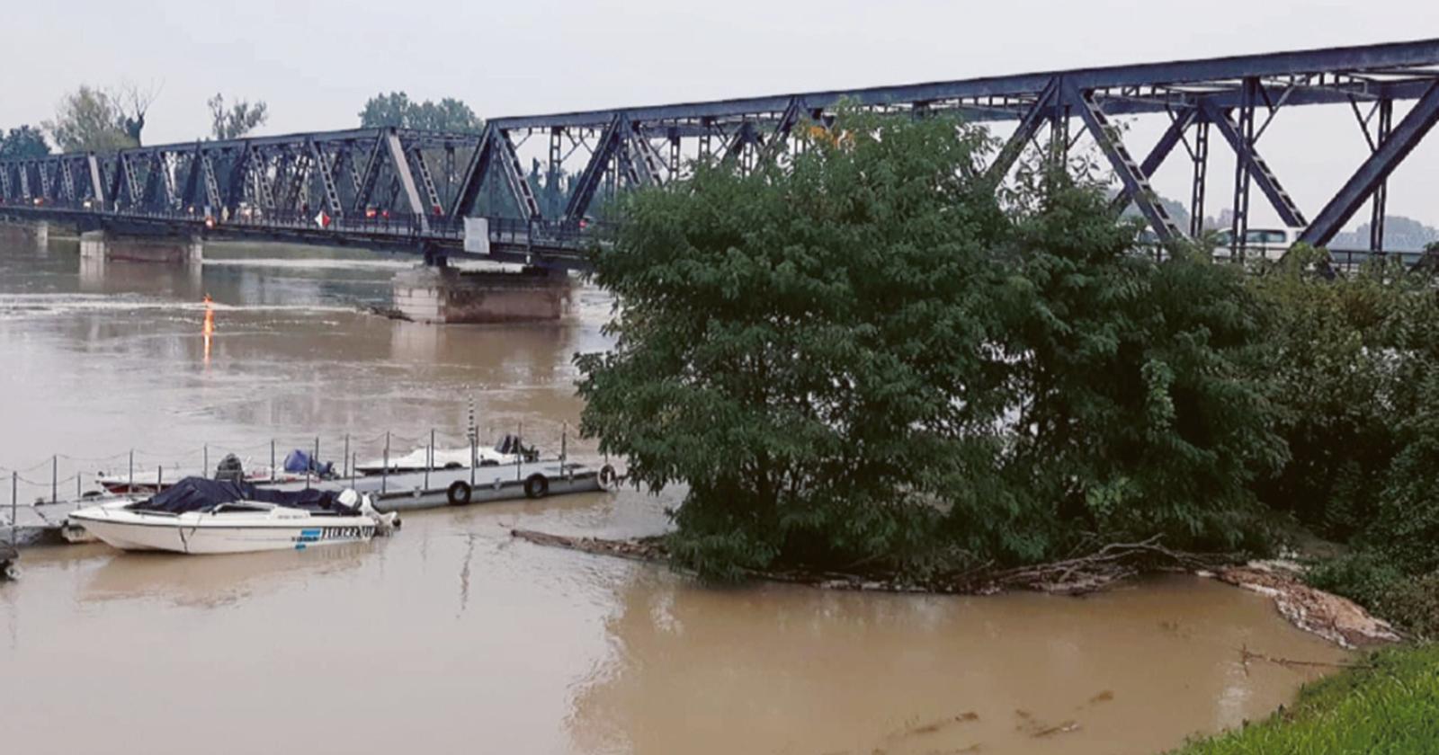 Il grande fiume inizia a scendere