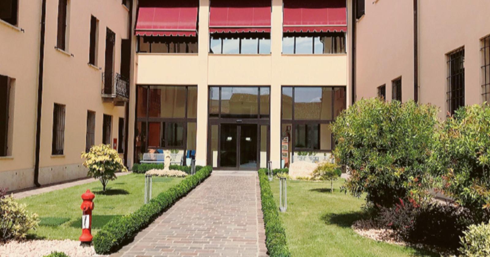 Casa Albergo, Sambinello al timone