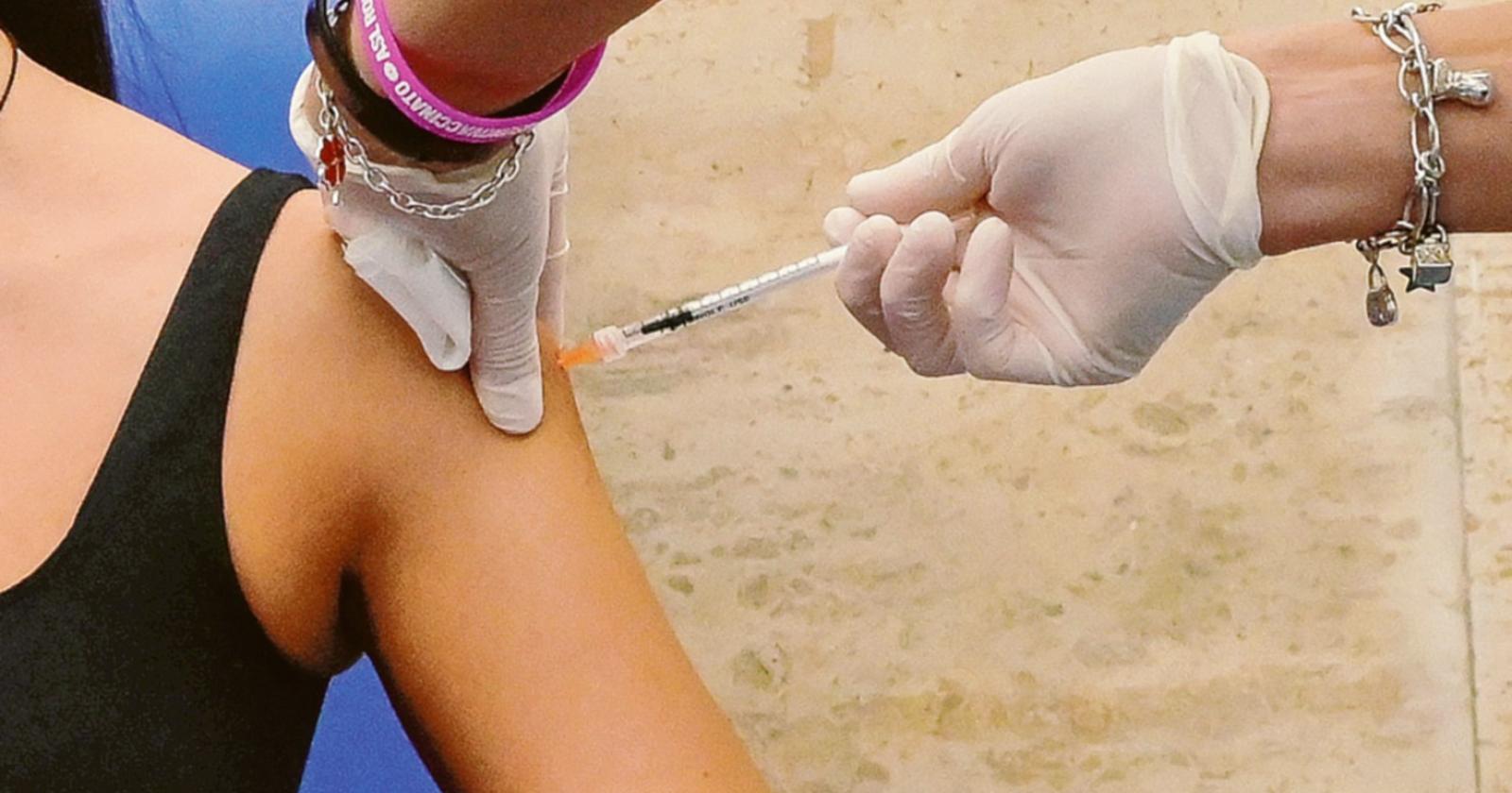 Tanti vaccinati, pochi ammalati