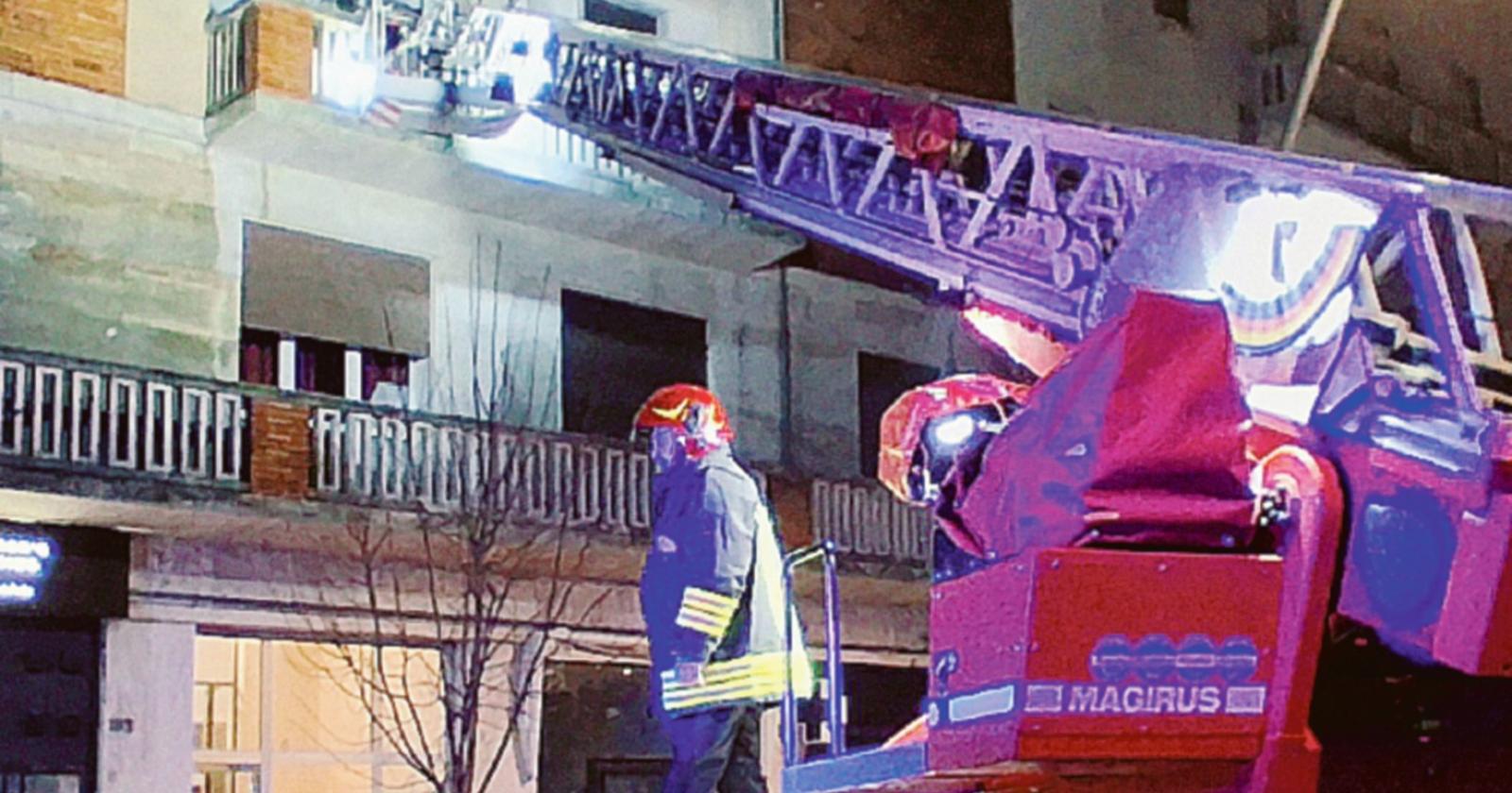Fiamme e fumo in centro a Rovigo