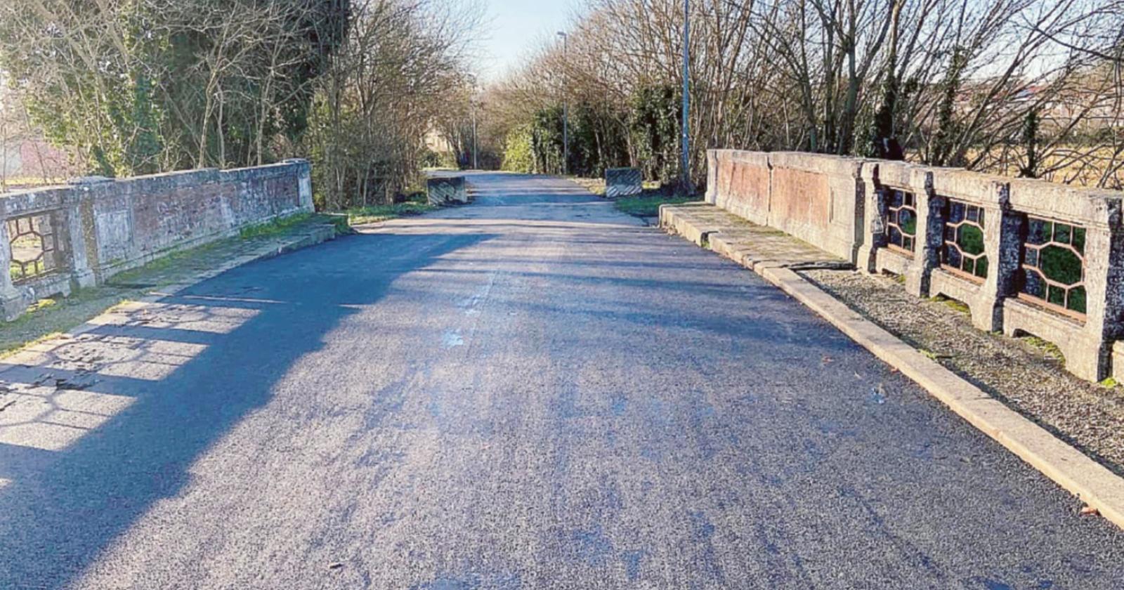 Addio all’ultima strada bianca del centro