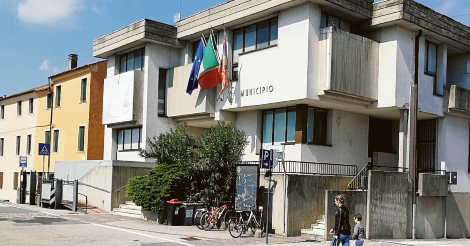 Case per anziani soli e giovani coppie