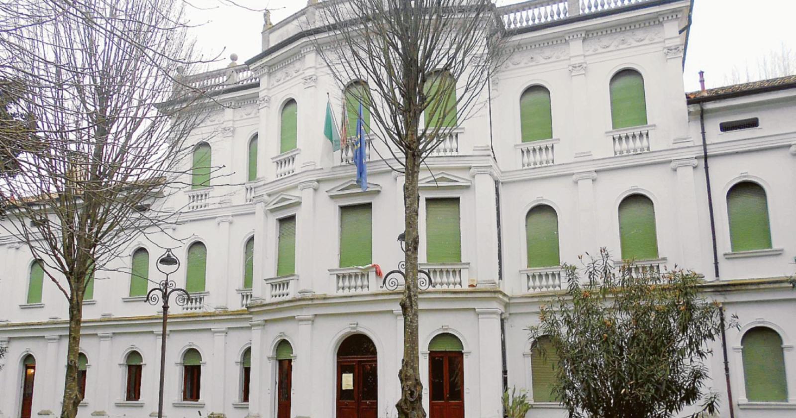 Mecenati-Comune, rottura totale