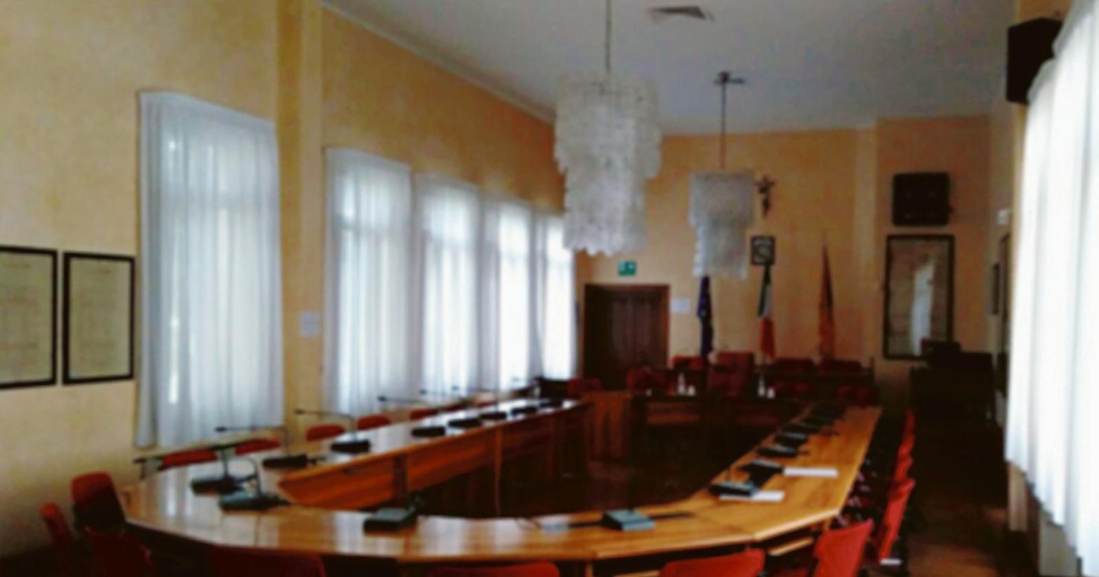 Consiglio rinviato sine die