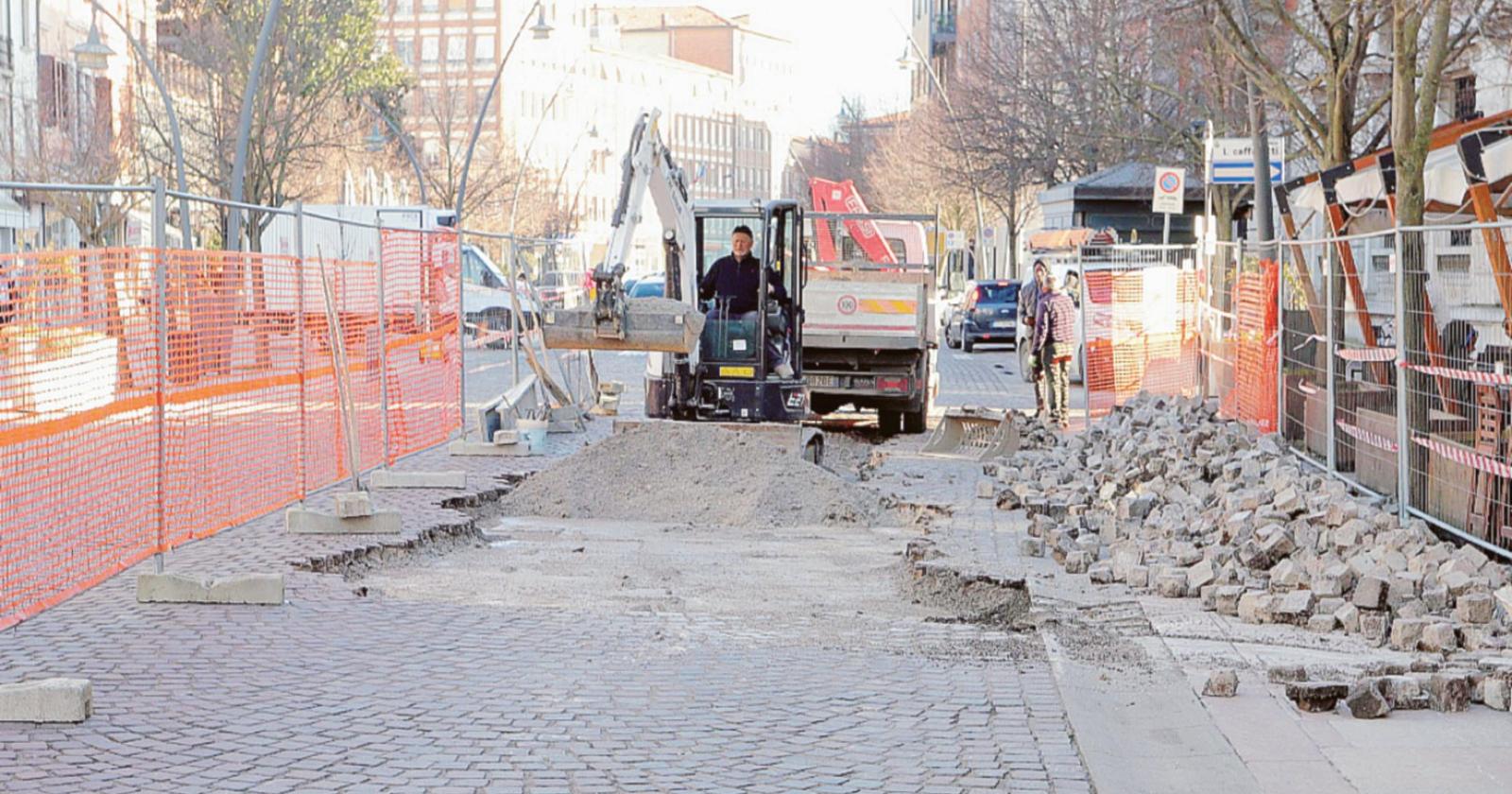 Cantiere sul Corso per il porfido