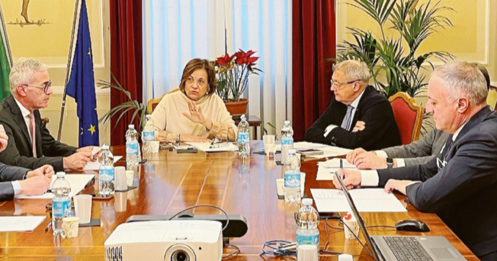 Velox, sicurezza, stranieri summit tra prefetti in città