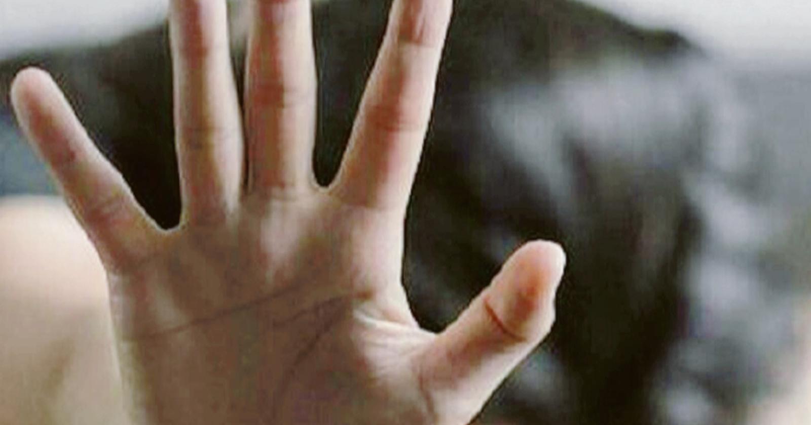 Palpeggiamenti alla figlia: condannato a sei anni