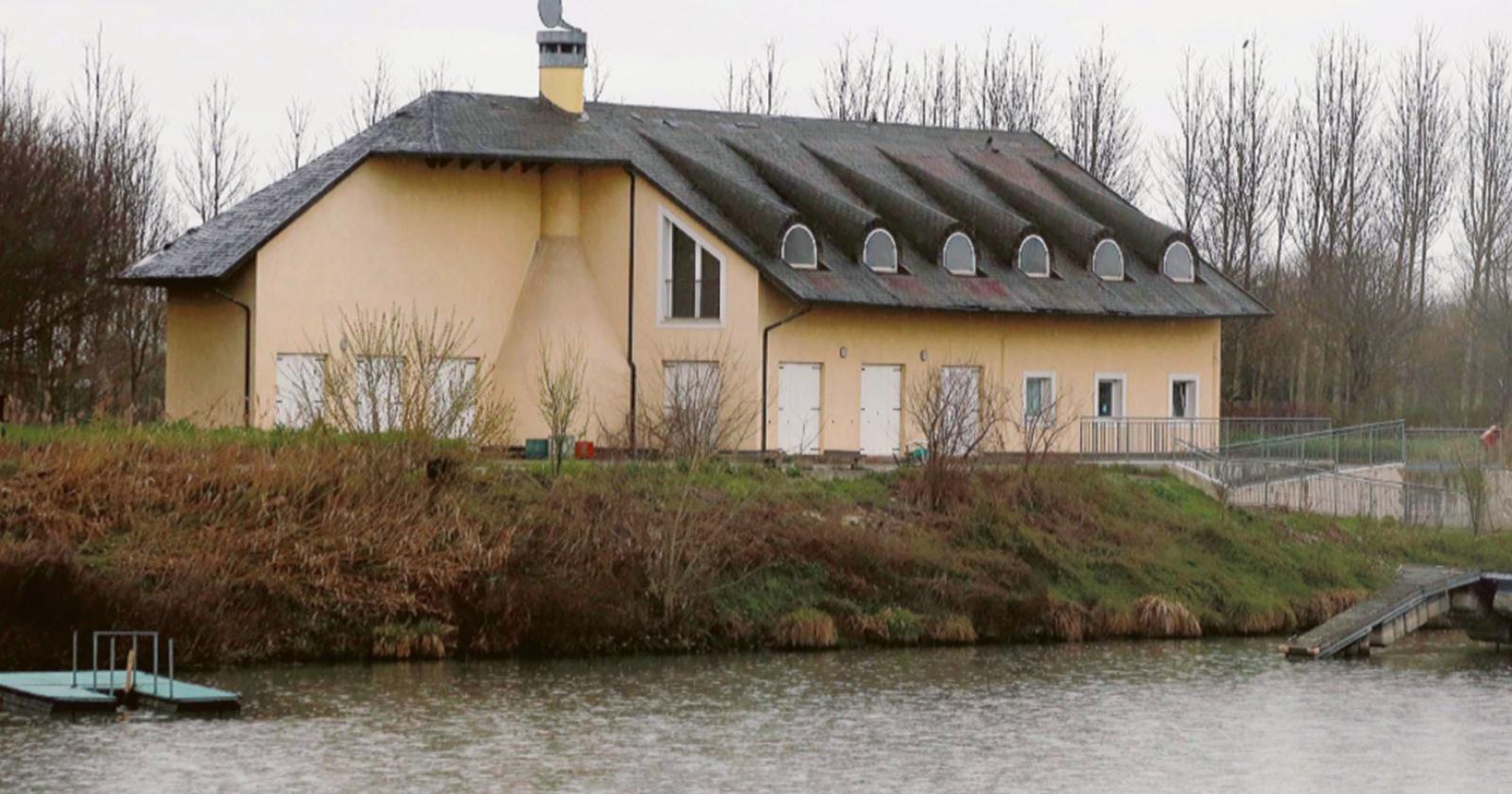 Al lavoro per riaprire il porticciolo