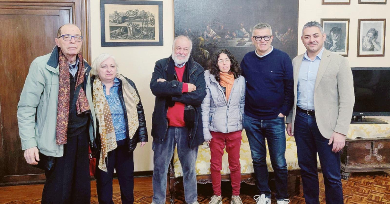 Supermercato, qualcosa si muove