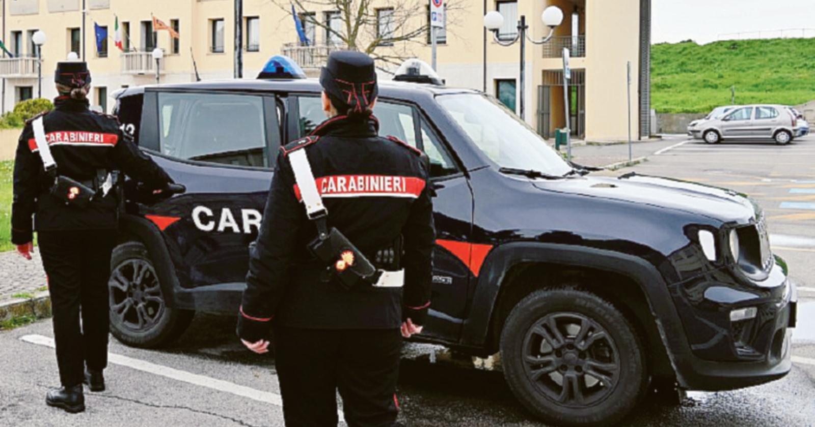 Soldi falsi, denunciate due persone