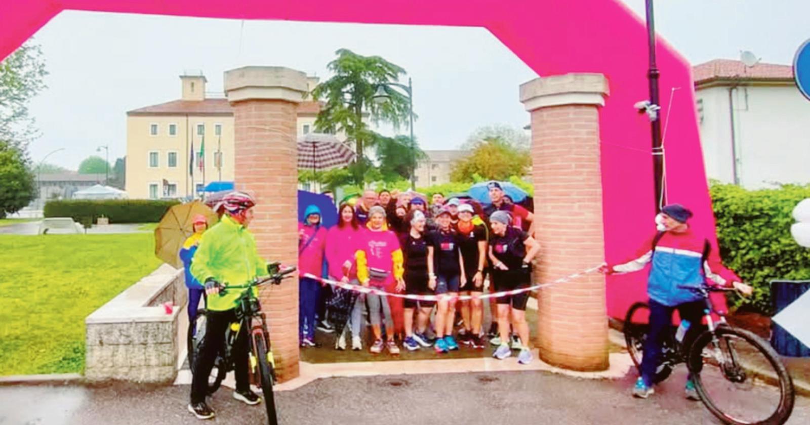 Jogging benefico sotto la pioggia: raccolti 750 euro