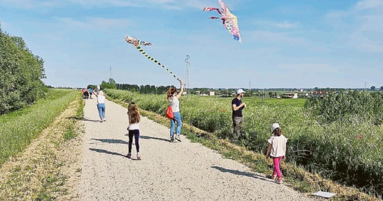 La sagra degli aquiloni slitta