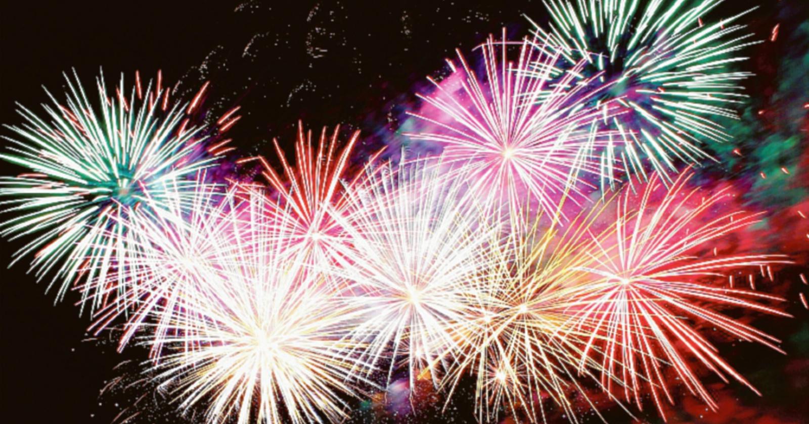 La spiaggia si accende di magia