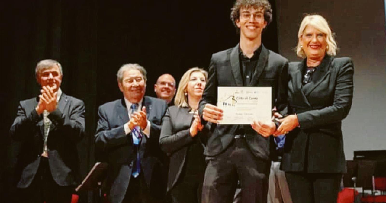 Mecenati, “Corde che toccano”