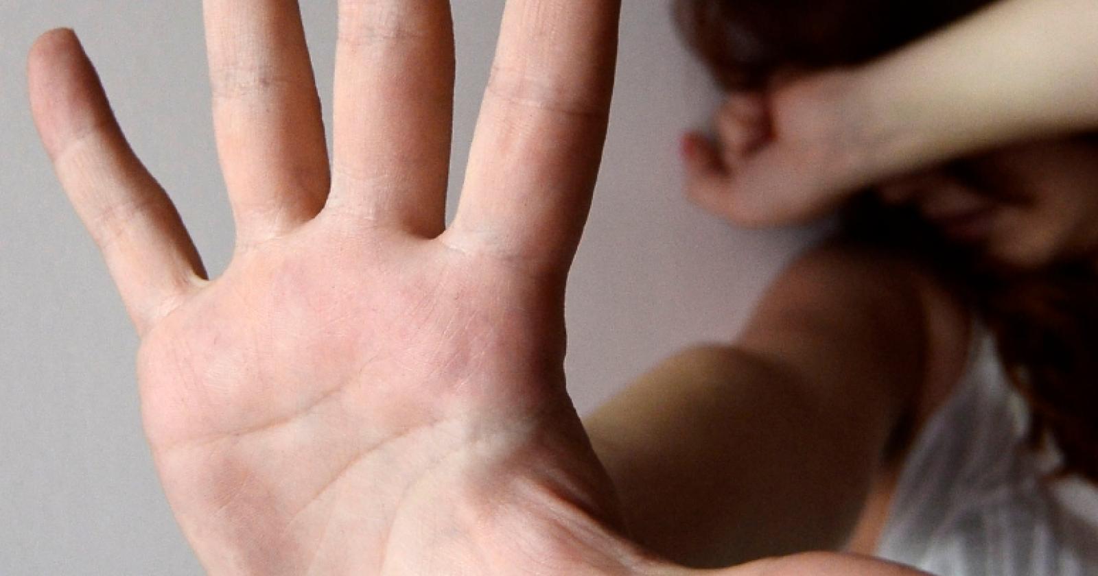 Pugni, schiaffi e minacce: condanna a 5 anni