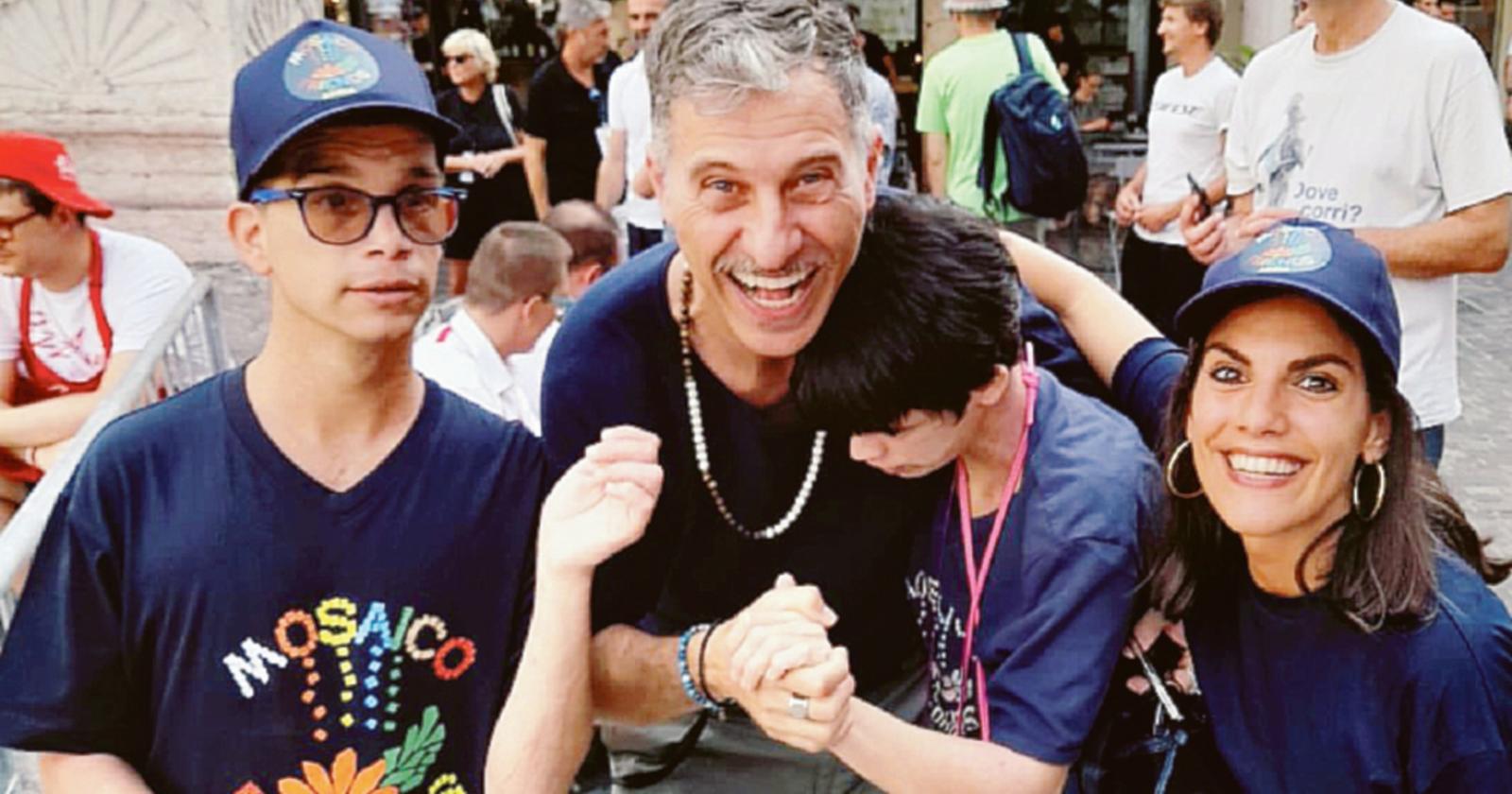 Mosaico Friends star col mitico Elio