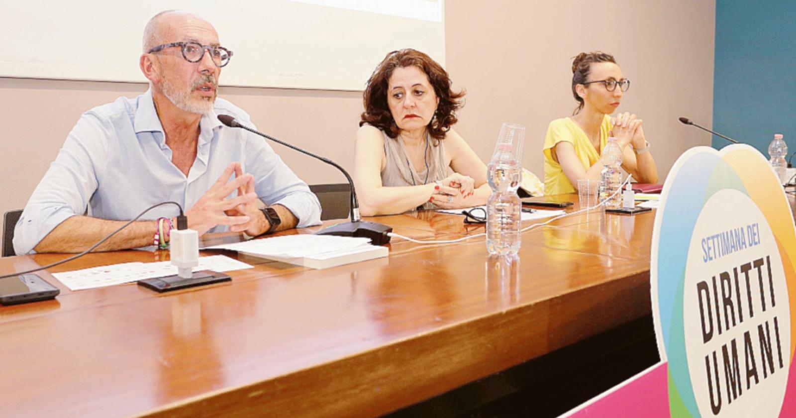 La presidente di Amnesty Italia Bonetti ha lanciato l’allarme: “Logiche egoistiche degli Stati”
