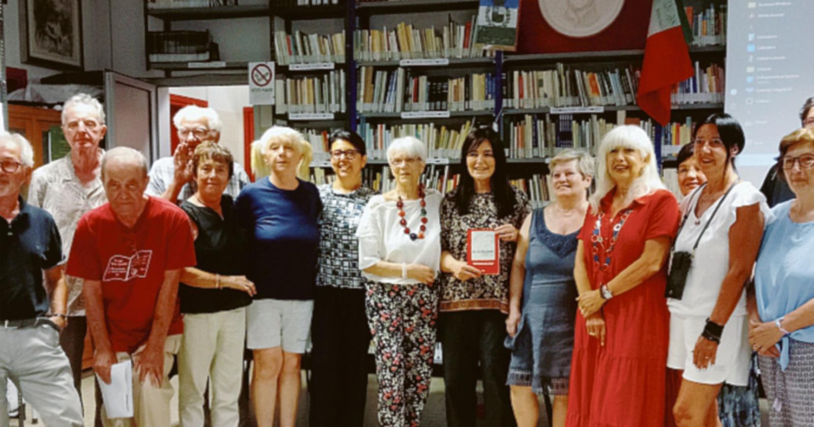 Il sindaco in visita alla biblioteca Carlizzi