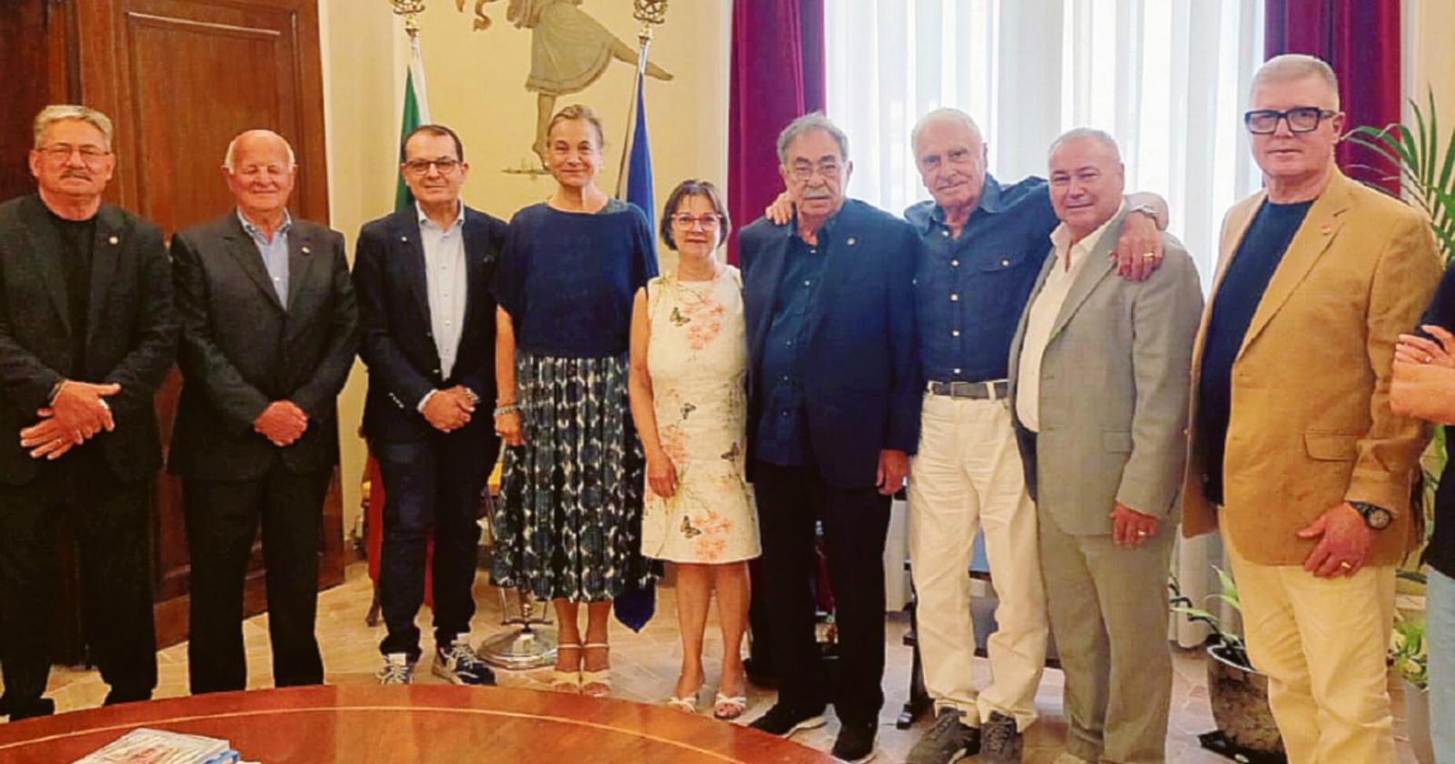 Il prefetto premia la tradizione