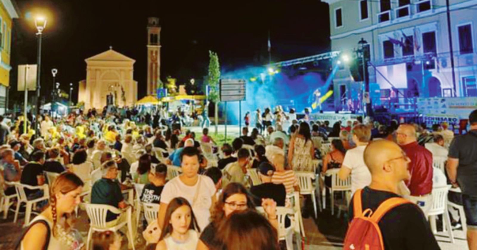 Quattro giorni di festa in piazza