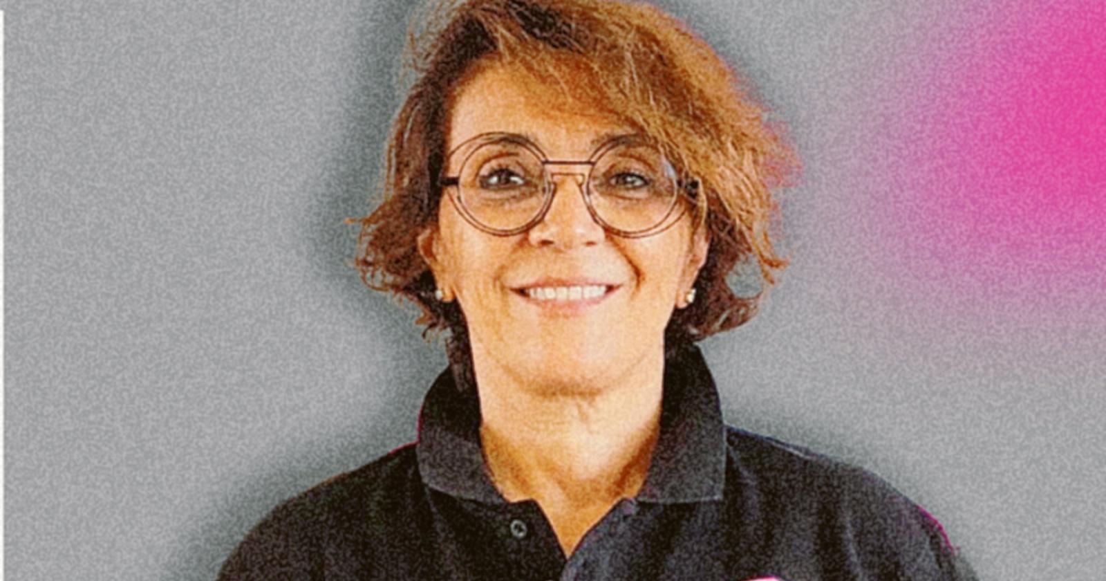La rosa nerofucsia è in buone mani