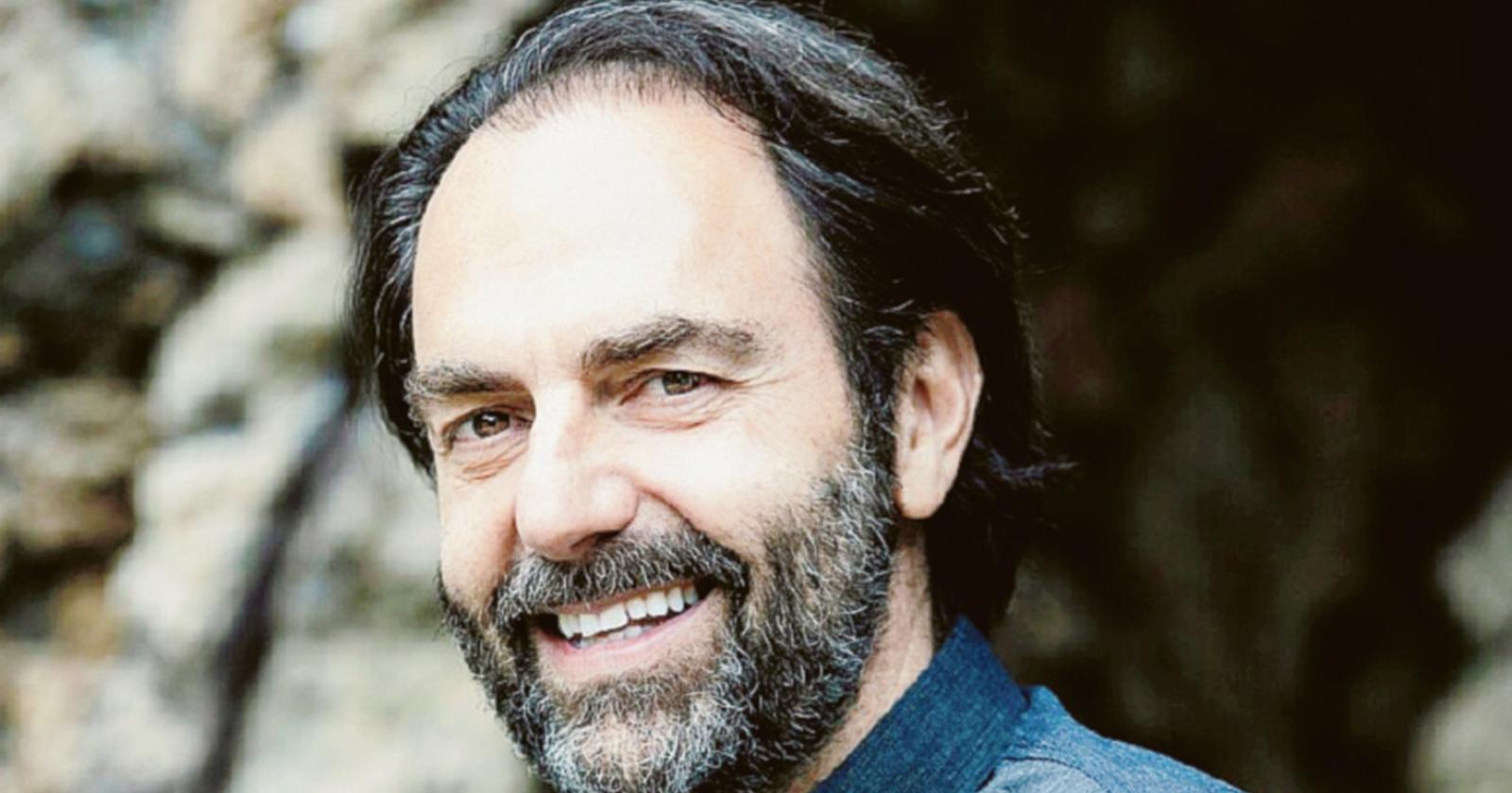 Sul palco arriva Neri Marcorè