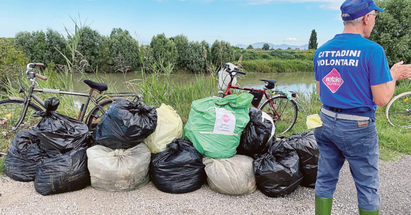 In cordata contro i rifiuti