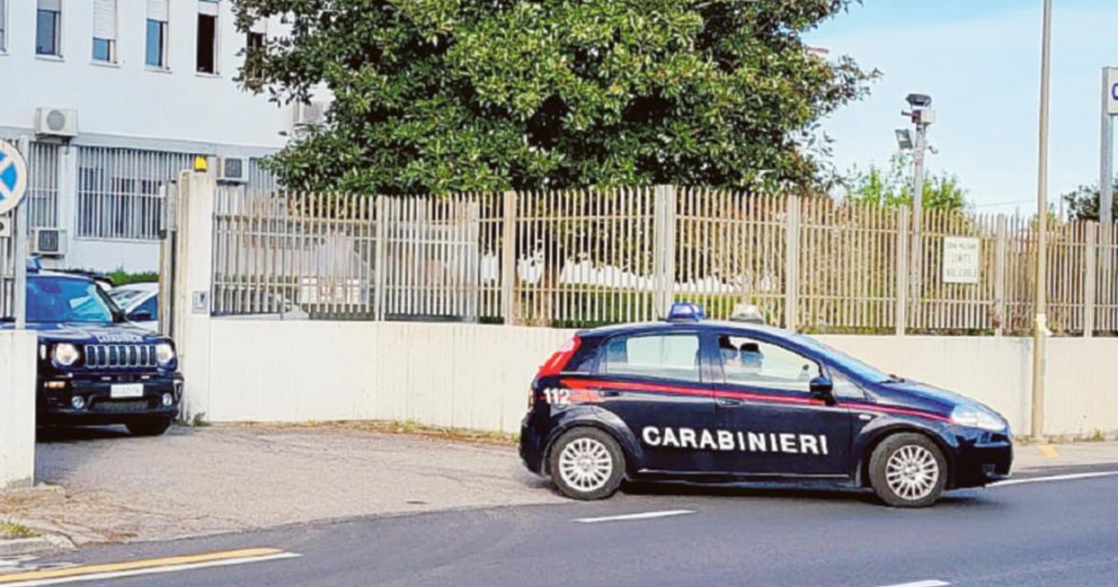 Beccato con la droga in auto