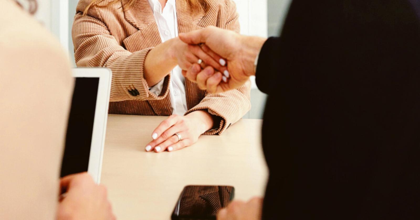 Lavoro in calo: “Aiuti alle aziende”