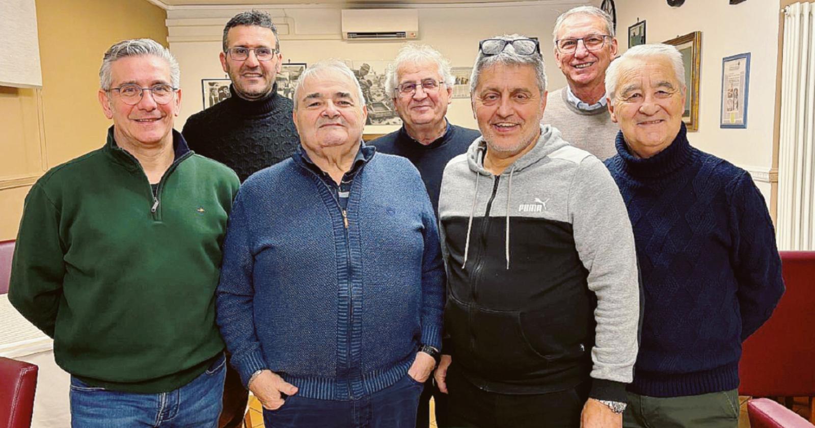 Tutti a caccia di una... panchina