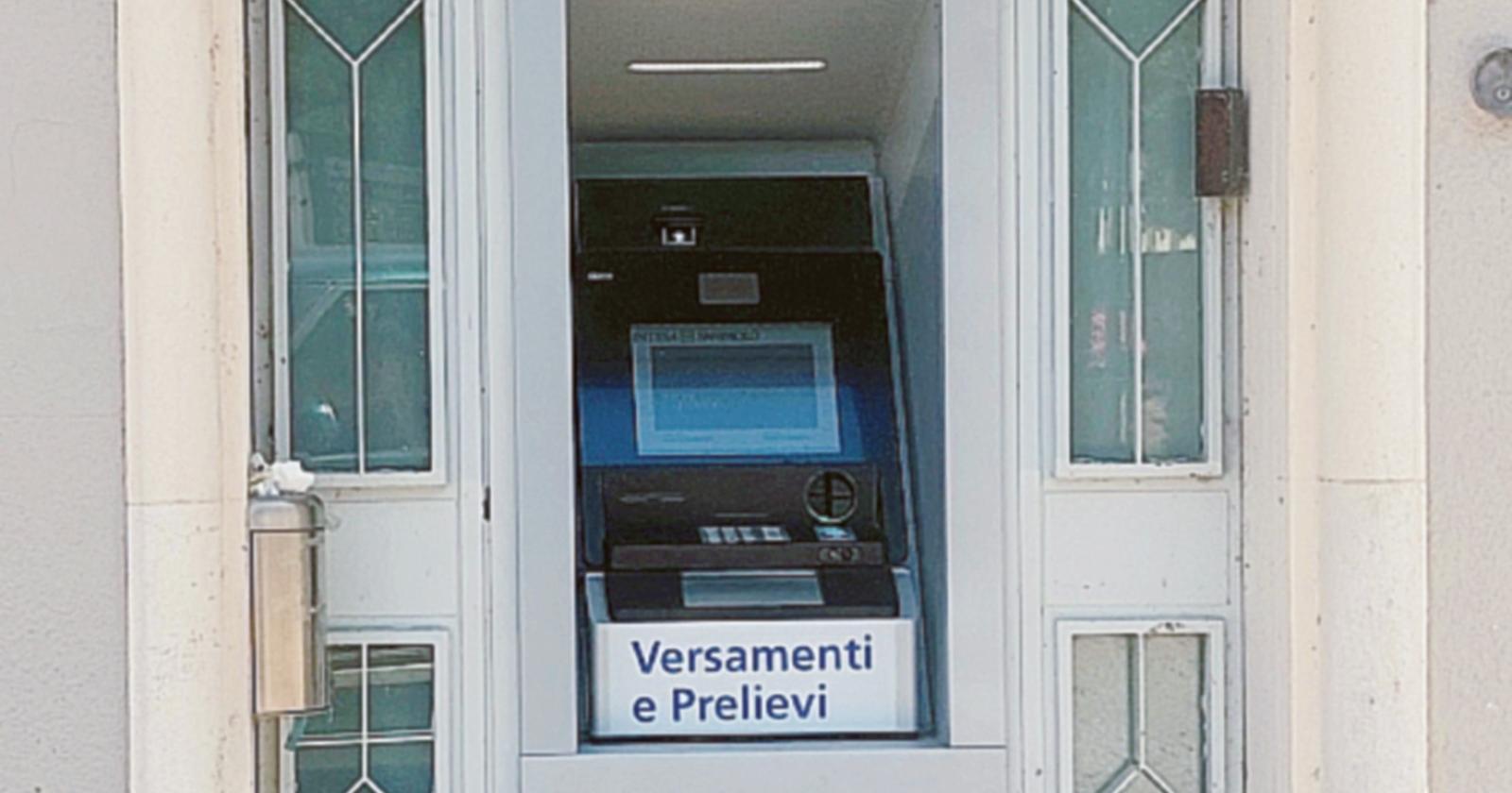 Riattivato il servizio bancomat 