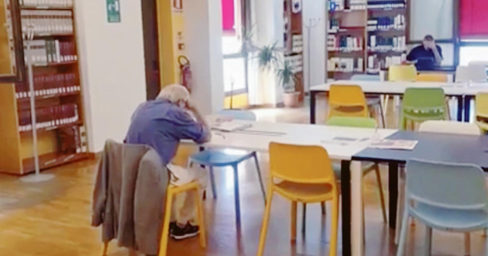 Ora la biblioteca è nuova di zecca