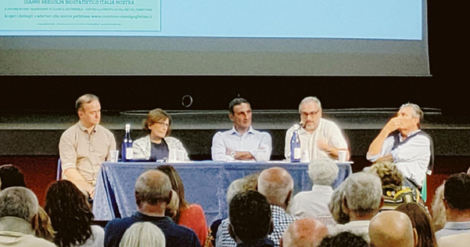 “Fotovoltaico, no vicino alle case”