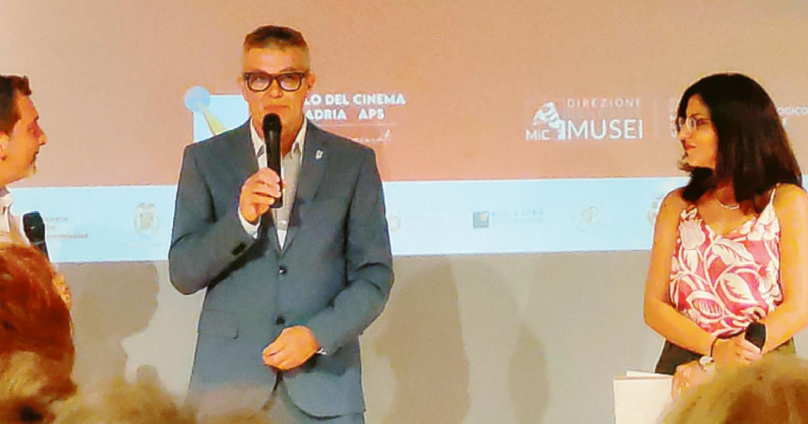 Adrikà, debutto da 500 presenze