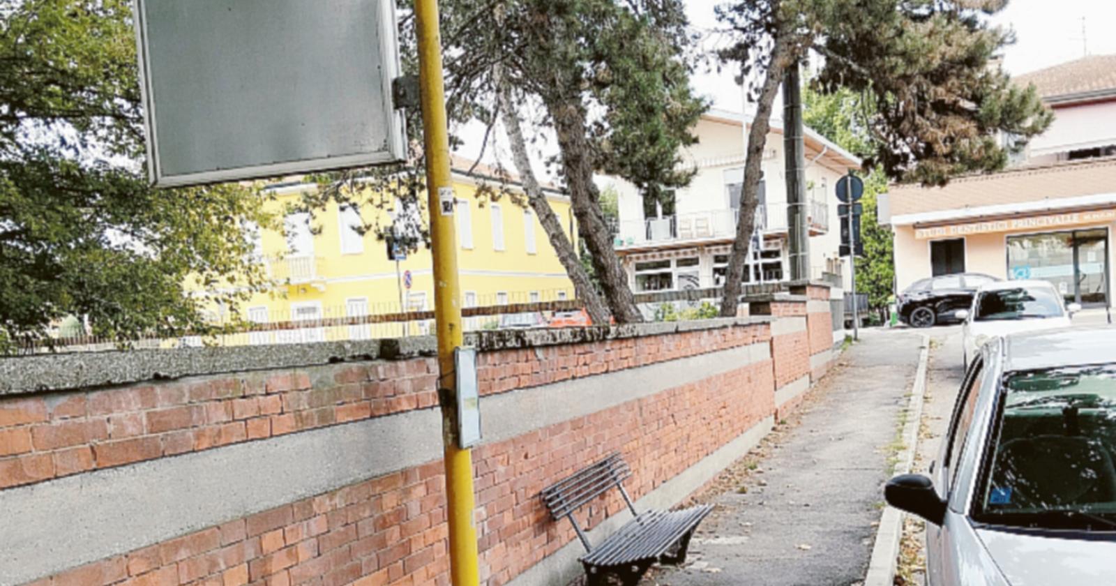 I cittadini chiedono una pensilina