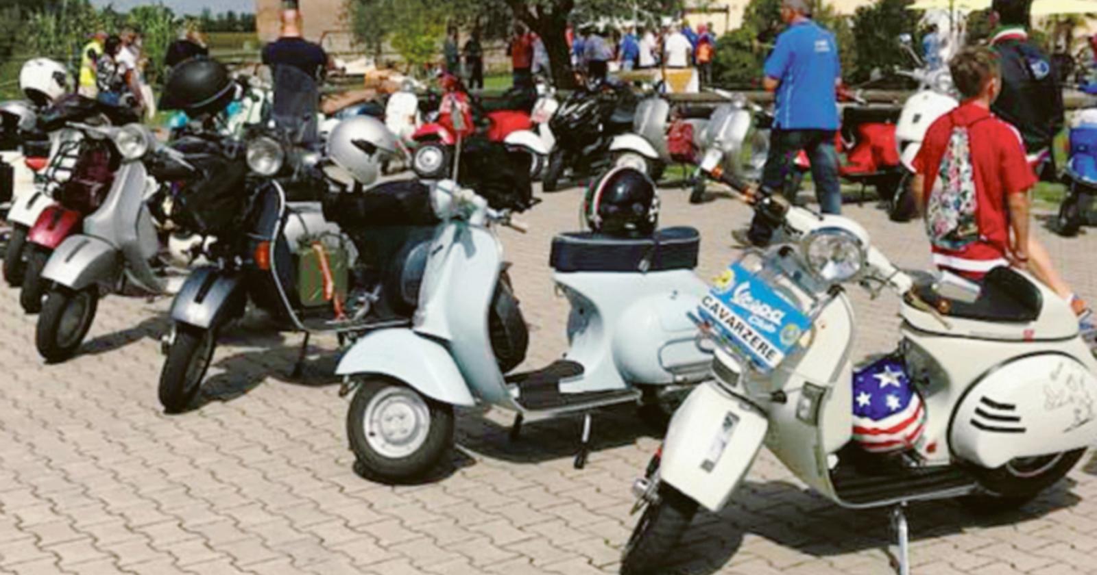 Il raduno Vespa dei gentlemen