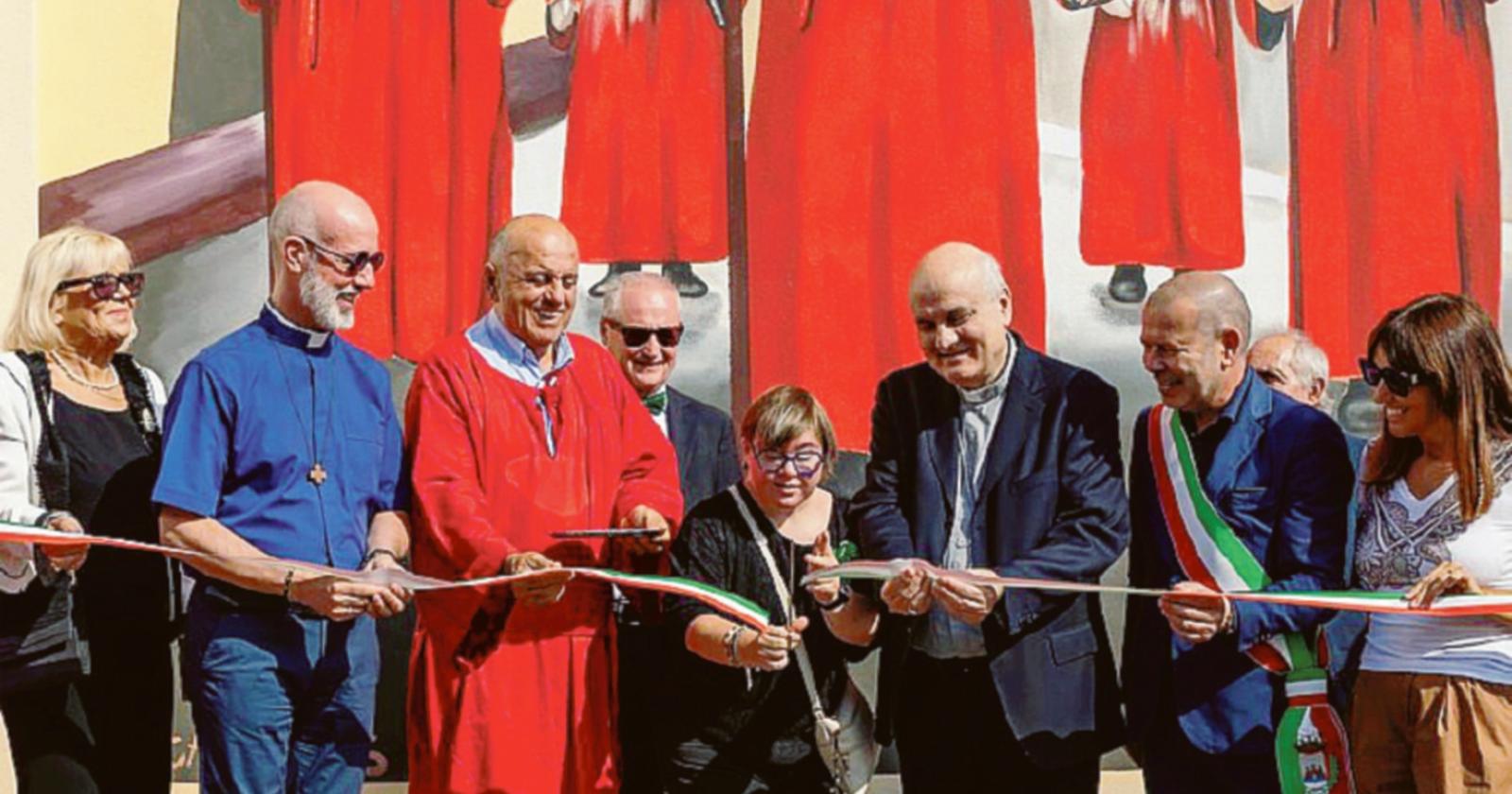 Il murale illumina la comunità