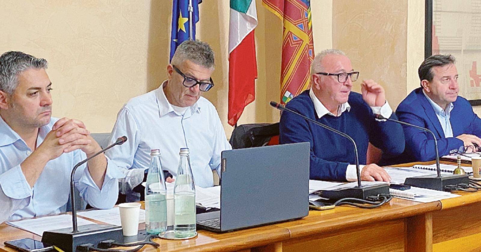 Bocciata la mozione contro Alchemia