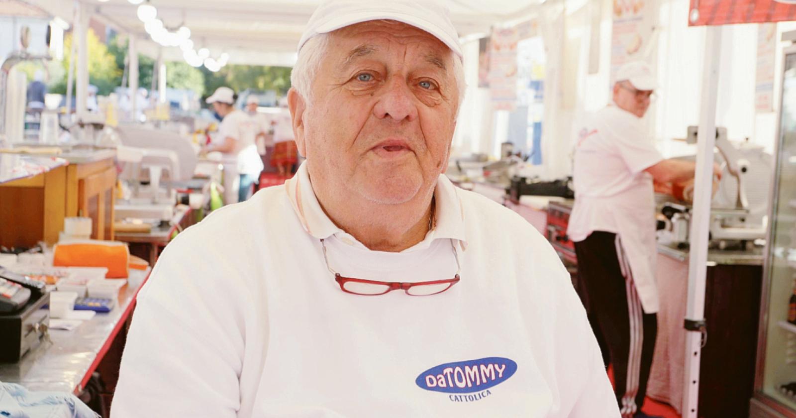 Colpo grosso tra le bancarelle: derubato Tommy