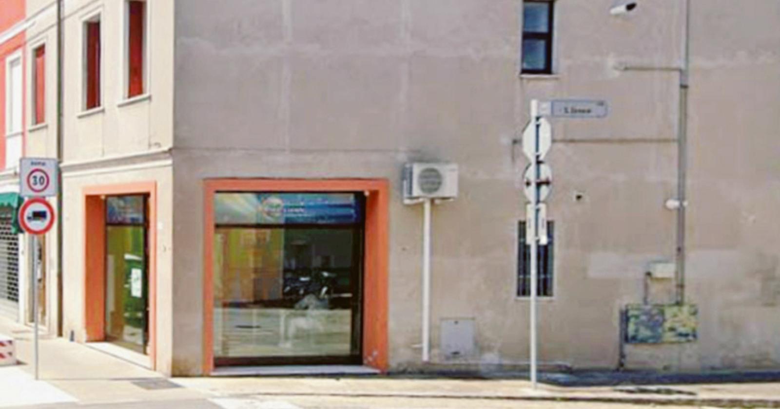 Via Senesi diventa a senso unico