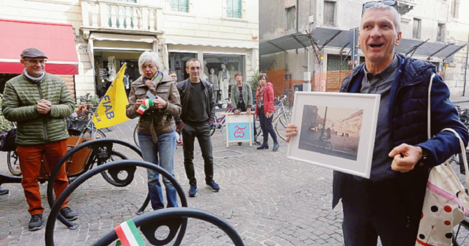 Senza auto, nuove rastrelliere