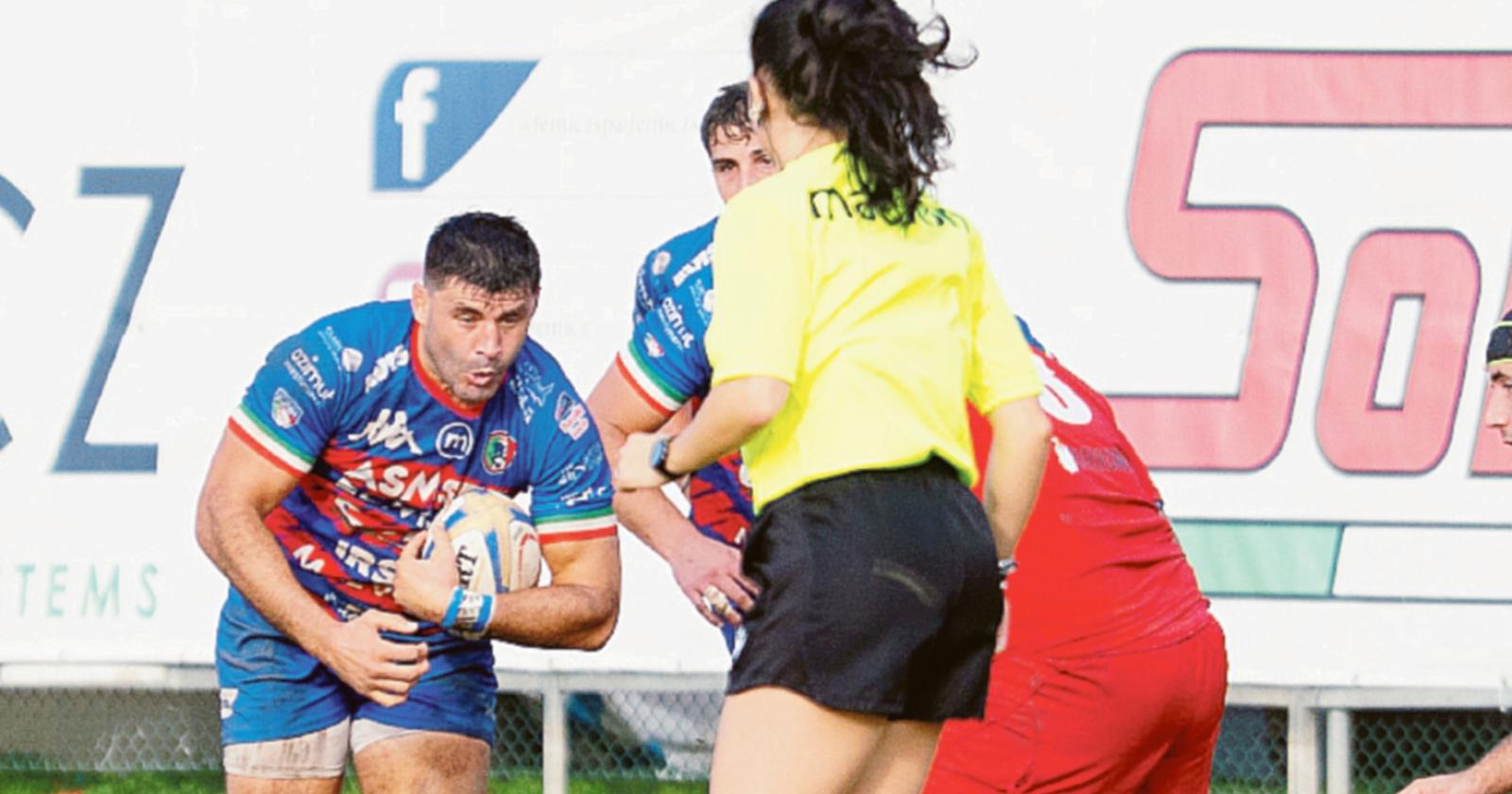 In tre guardano tutti dall’alto