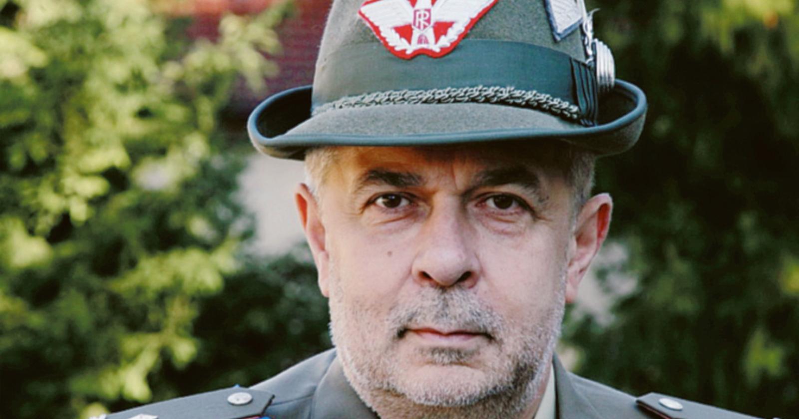 Il grande abbraccio alle Penne Nere