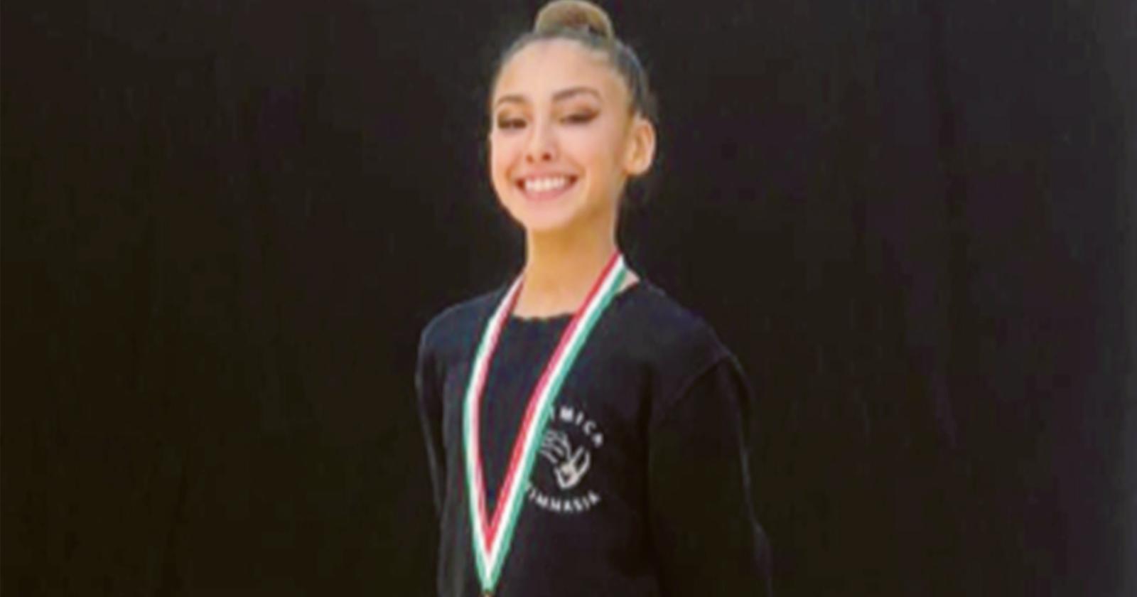 Argento al collo per Leyla 