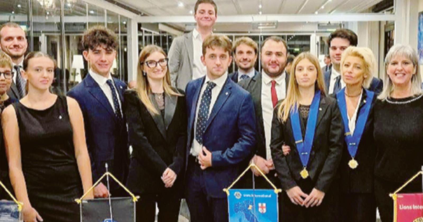 In 11 fondano il Leo club omega