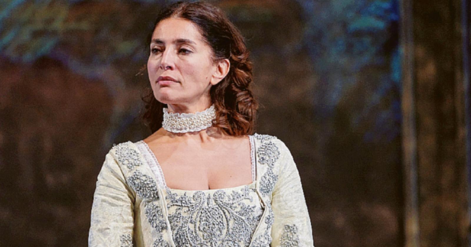 Debutto con la “Vedova scaltra”