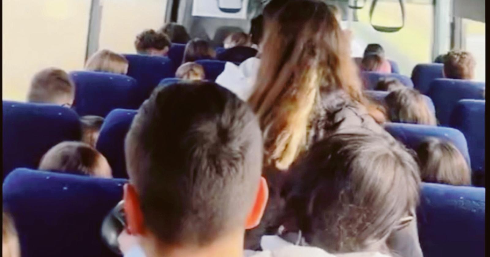 Come sardine nel bus per il Delta